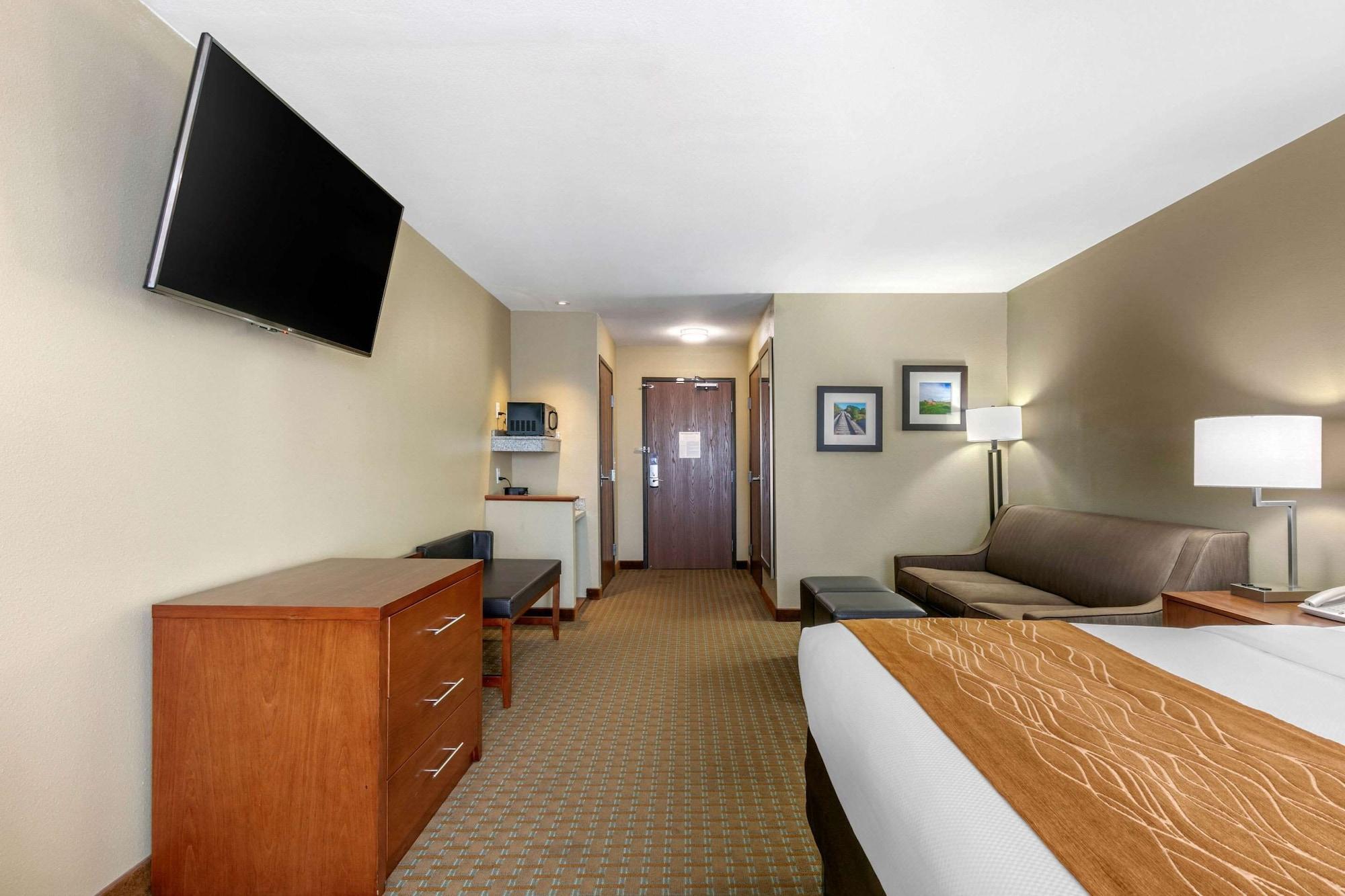 Comfort Inn & Suites Marion I-57 Bagian luar foto