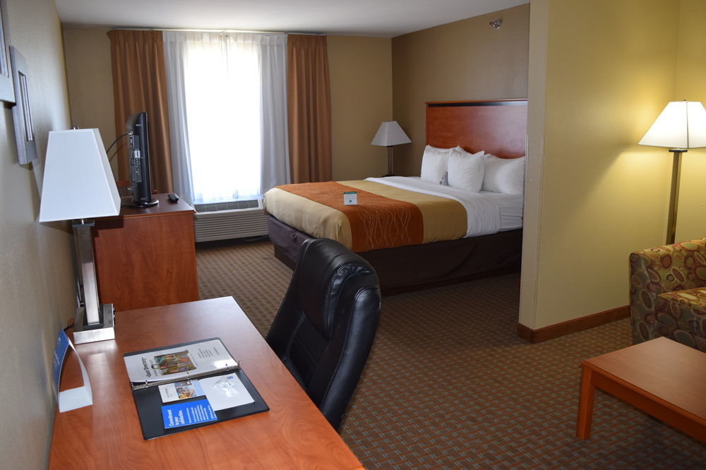 Comfort Inn & Suites Marion I-57 Bagian luar foto